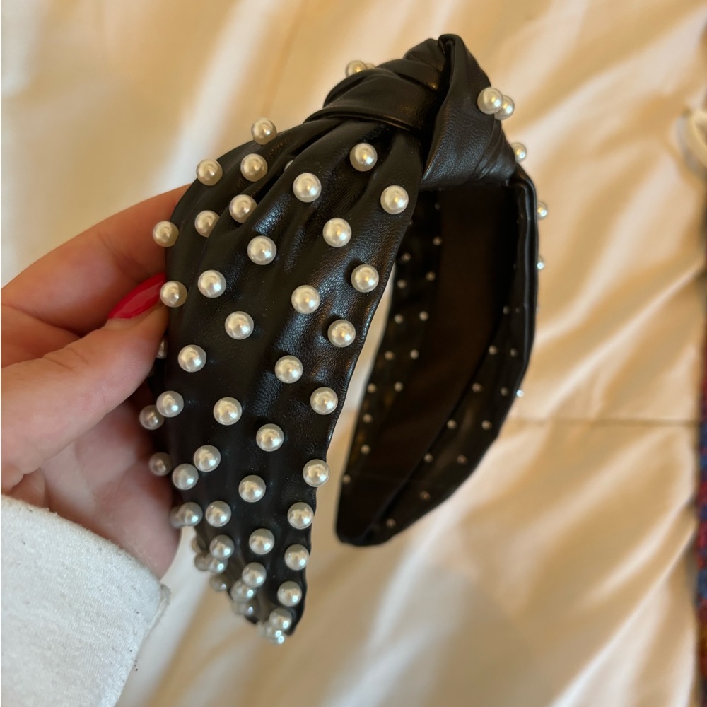 Black Leather Knot Headband with Pearls🖤🤍